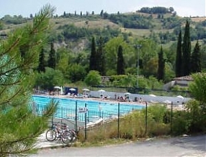 acquaviva, piscina, scavalcano, volante