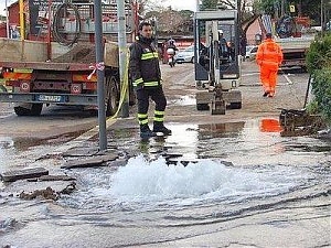 pescara, acqua, condotta, rottura