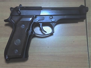 pescara, polizia, spiaggia, pistola, beretta