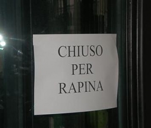 rapina, teramo, tercas, pistola, bottino, complice