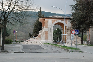 l'aquila, napoli, lavori, restauro, porta