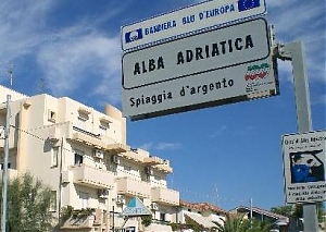 turismo, alba adriatica, mare, vacanze, arrivi, presenze, partenze