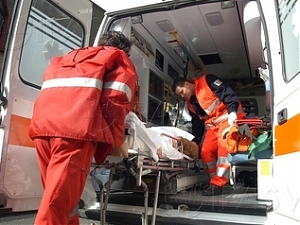 incidente, chieti, ambulanza, romeno, 25enne, folgorato