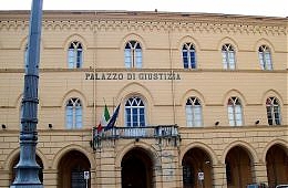 tribunale, chieti, cepagatti, auto, fiamme, attentato, di santo, spiniello, palazzo di giustizia