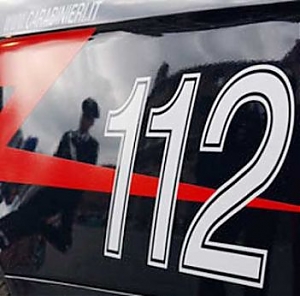 carabinieri, denuncia, aggressione, bastonate