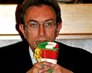 cialente, napolitano, fascia tricolore