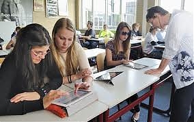 studente, ipad, d'amico, preside, aterno, manthoné, video notizia, caro libri