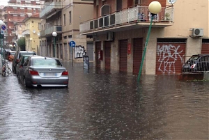 pescara, pioggia, via monte faito