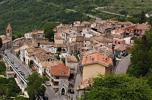 teramo, masso, pietracamela, rimosso, pericolante